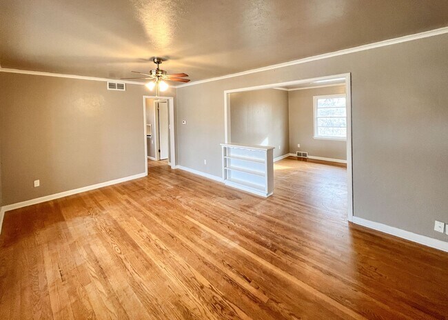 Foto del edificio - Charming Home Near 15th & Boulevard