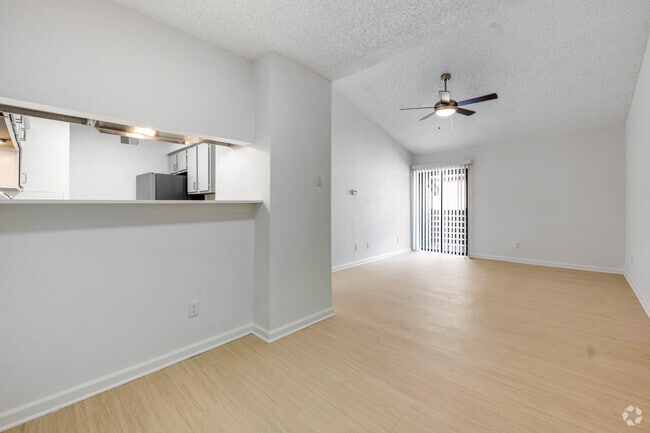 2BR, 2BA - 952SF - Kitchen/Dining/Living Room - Falltree Apartments