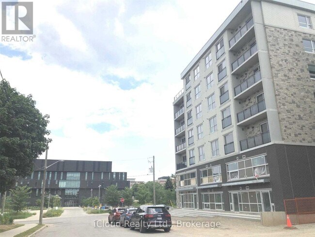 Building Photo - 275 Larch St