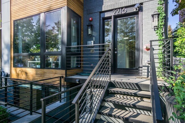Foto del edificio - 2216 11th St NW