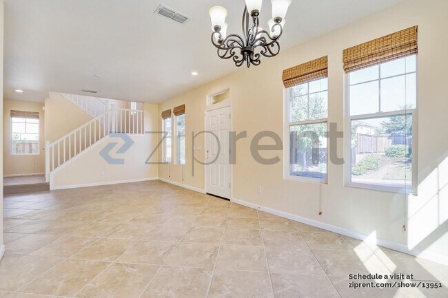 Foto del edificio - 704 Moore Way