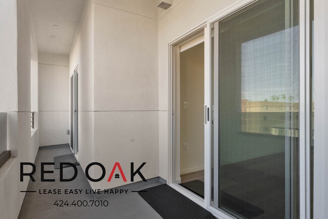 Building Photo - 218 S. Occidental-208