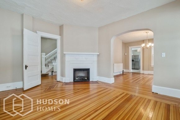 Foto del edificio - 654 S Drury Ln