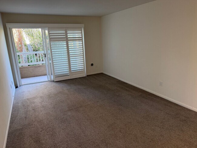 Foto del edificio - 3030 Suncrest Dr
