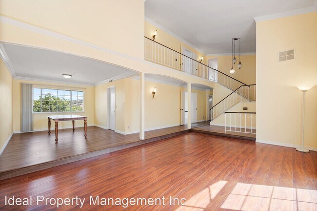 Building Photo - 5 br, 3 bath House - 1648 Acacia Hill