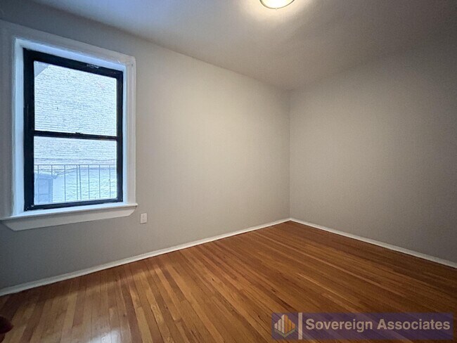 Building Photo - 54 Vermilyea Ave