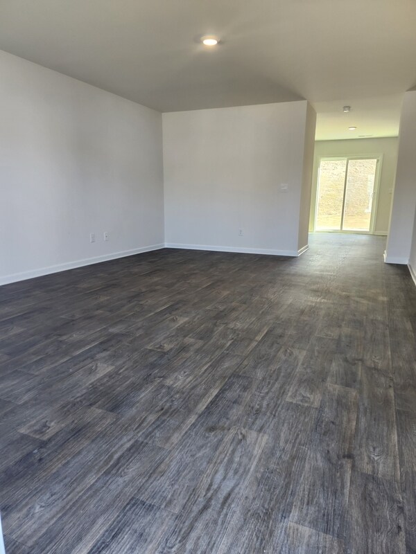 Building Photo - 429 Delahays Rd