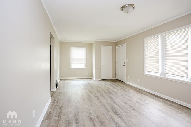 Building Photo - 967 S Richardson Ave