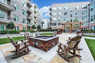 Building Photo - 150 W Sam Houston Pkwy N