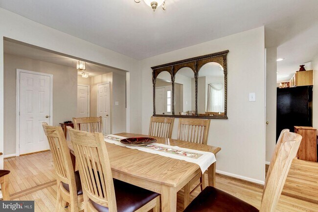 Building Photo - 21316 Emerald Dr