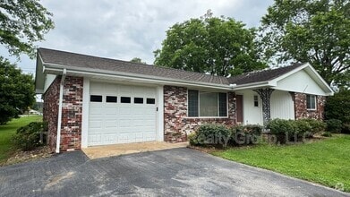 Building Photo - 101 Hickory Ln