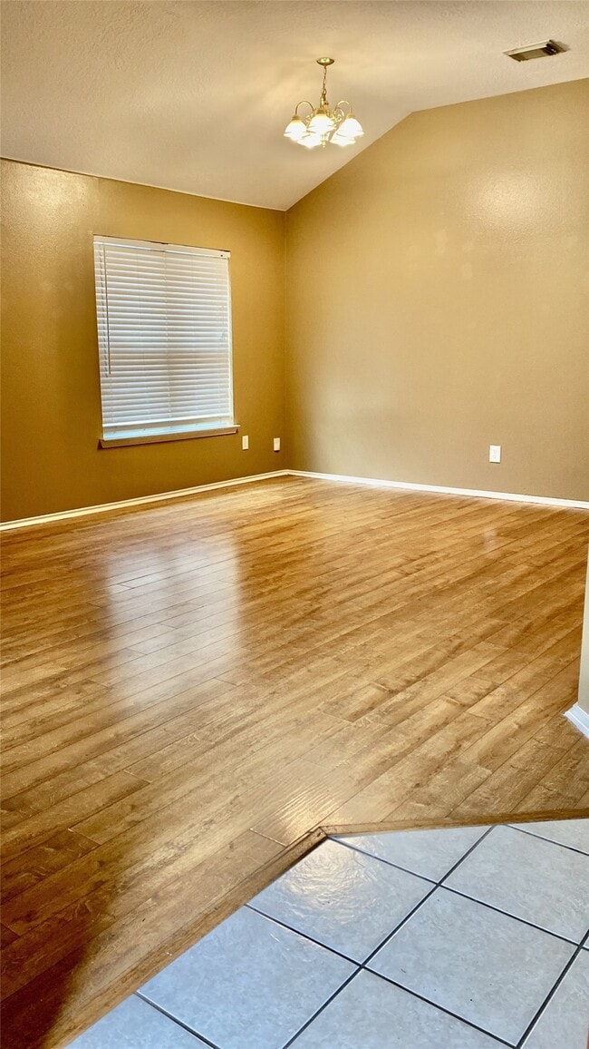 Foto del edificio - 18034 Platinum Springs Dr