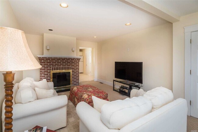 Building Photo - 46 Beechwood Ave