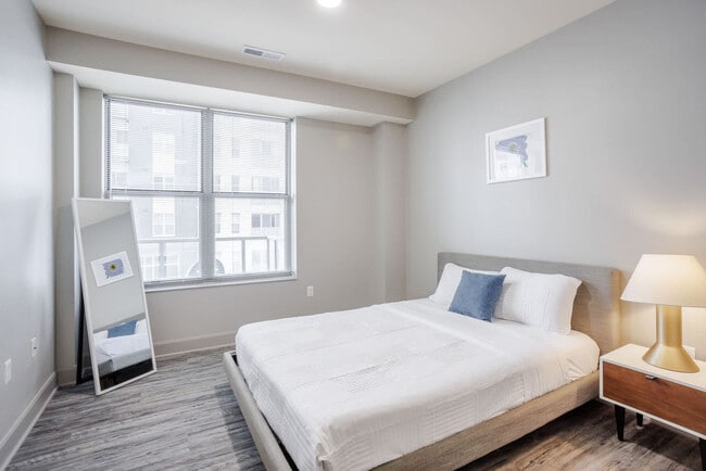 Building Photo - 121 E Freedom Way