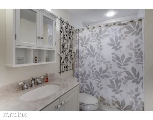 Building Photo - 4 br, 2 bath Condo - 1195 Beacon St