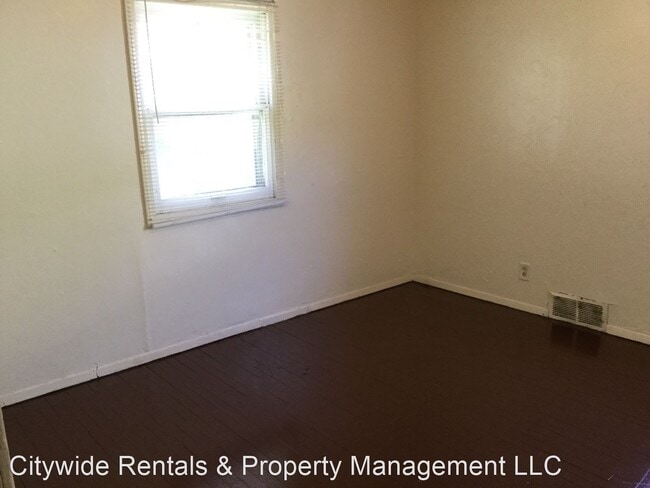 Building Photo - 3 br, 1 bath House - 4800 W Fairmount Ave