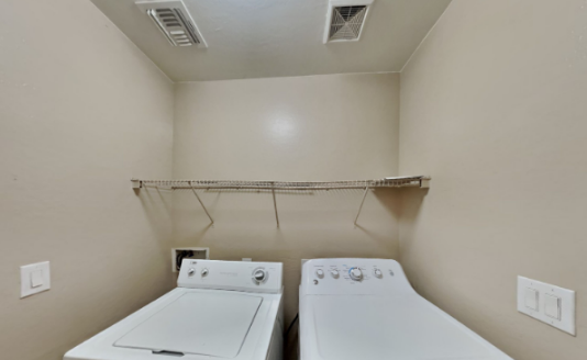 Building Photo - 36590 W San Clemente St