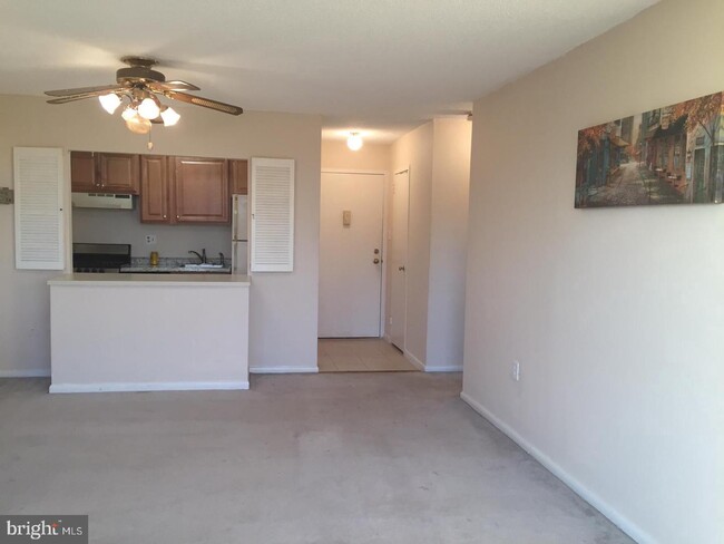 Building Photo - 2500 N Van Dorn St