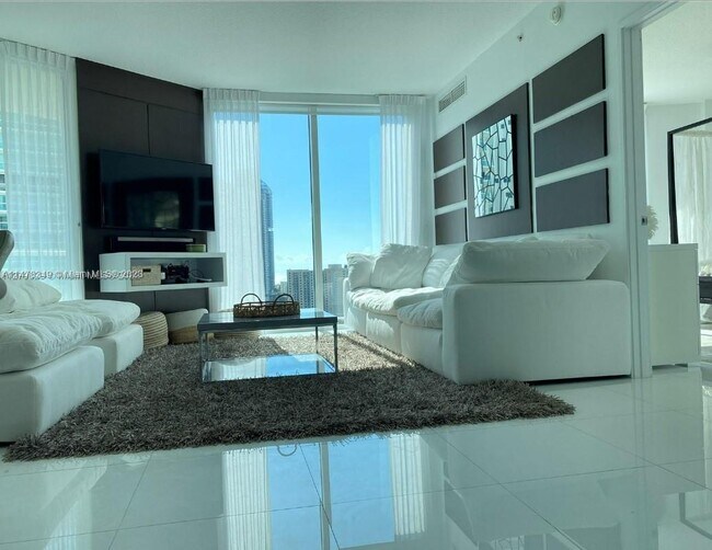 Foto del edificio - 250 Sunny Isles Blvd