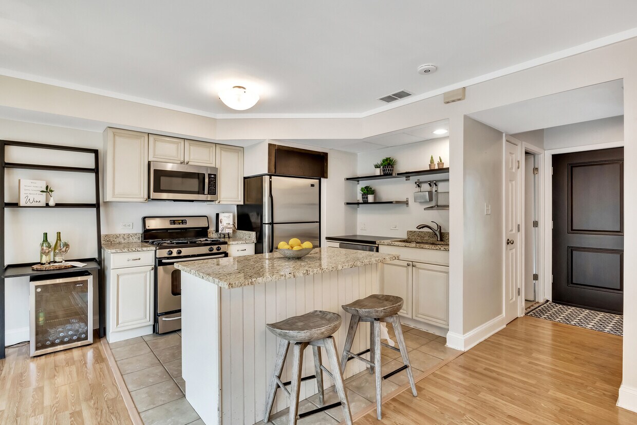 Foto principal - 1341 Greenwillow Ln