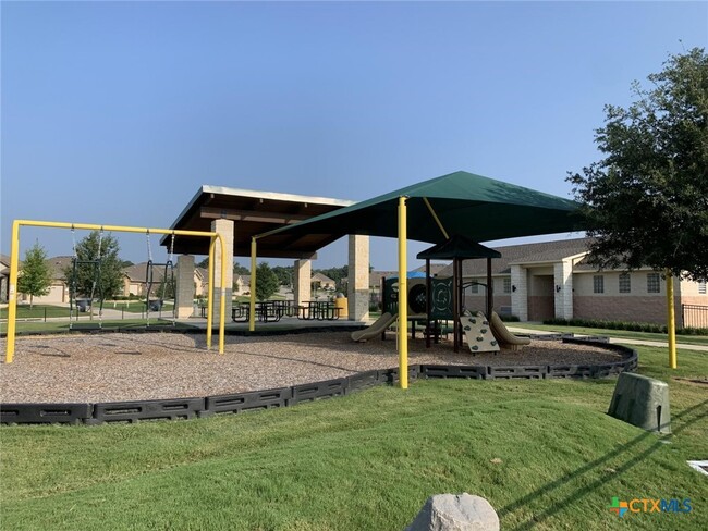 Foto del edificio - 5829 Worthing Dr