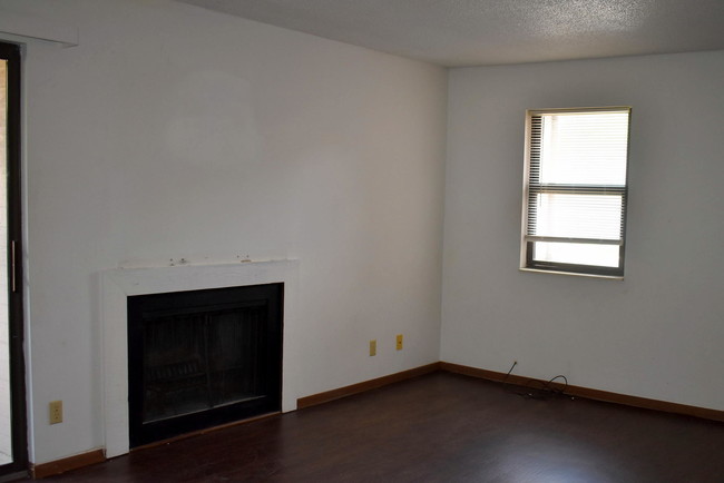 Building Photo - 5727 Autumn Ridge Ct