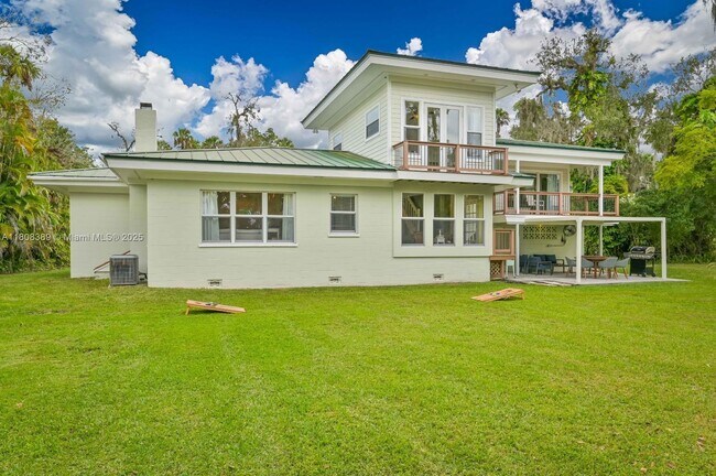 Foto del edificio - 671 Live Oak Ln