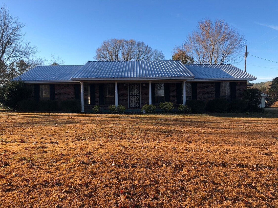 Foto principal - Renovated 4 Bedroom 2.5 Bath Home for Rent!