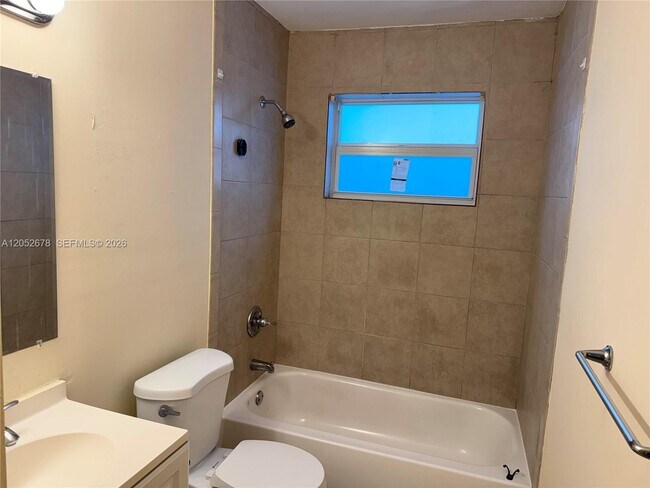 Building Photo - 1200 NW 9th St