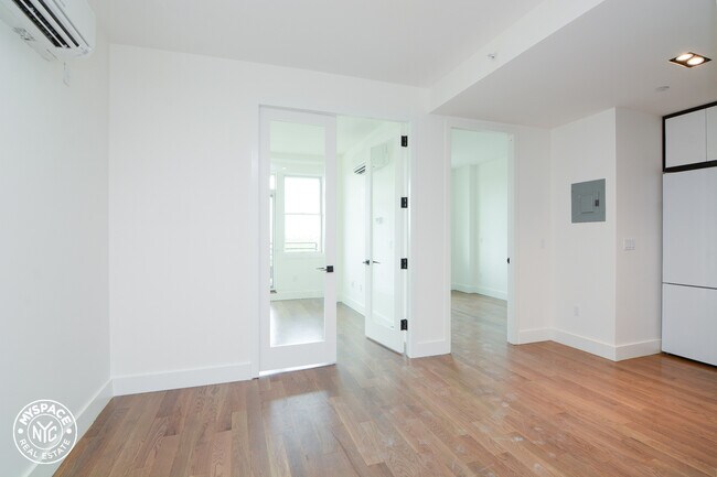 Building Photo - 572 Ocean Pkwy