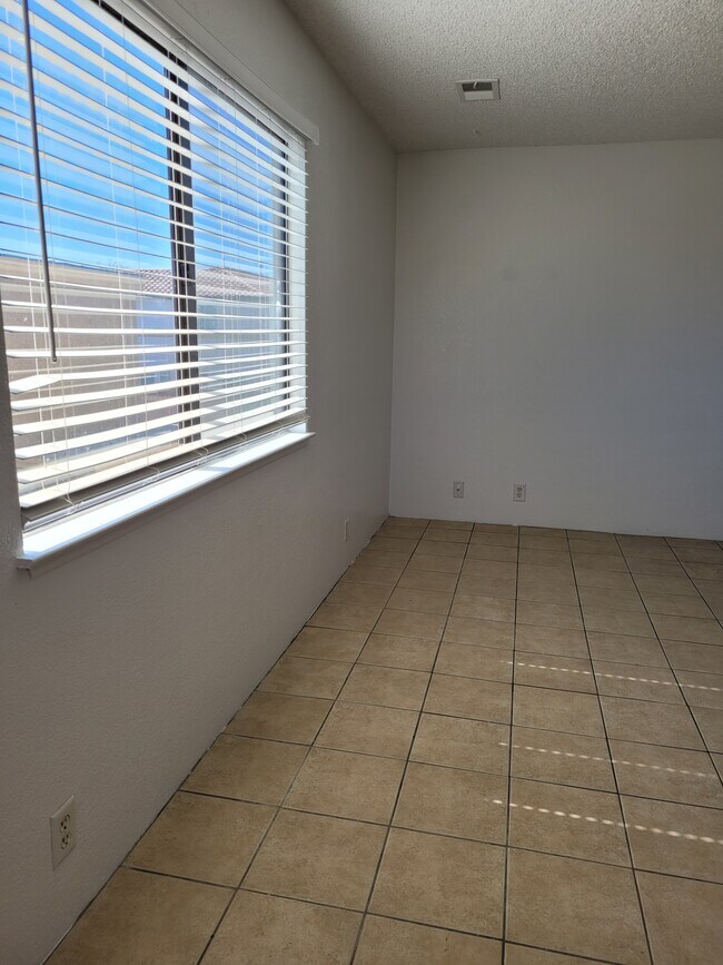 Foto del edificio - 1928 Lirio Way