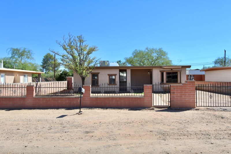 Foto principal - 6733 S Downing Ave