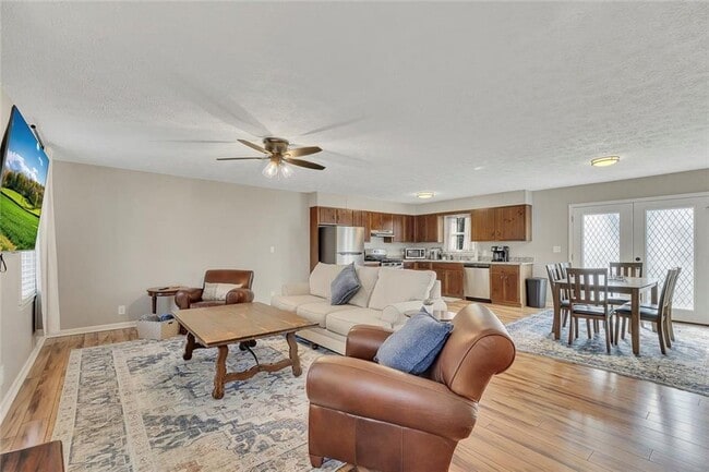 Building Photo - 303 Nottingham Dr