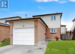 Building Photo - 31 Greenleaf Cres