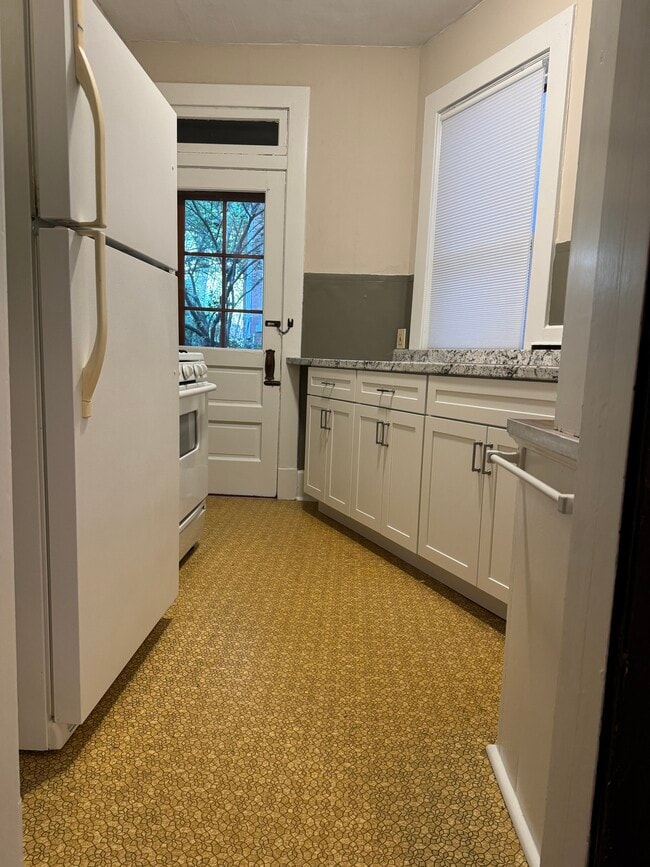 Kitchen - 504 Todd St