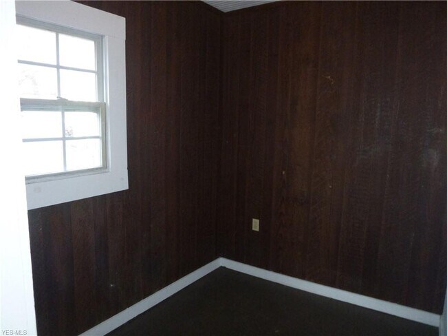 Building Photo - 678 Kling St