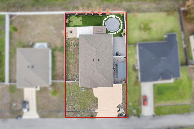 Foto del edificio - 681 SW Millard Dr
