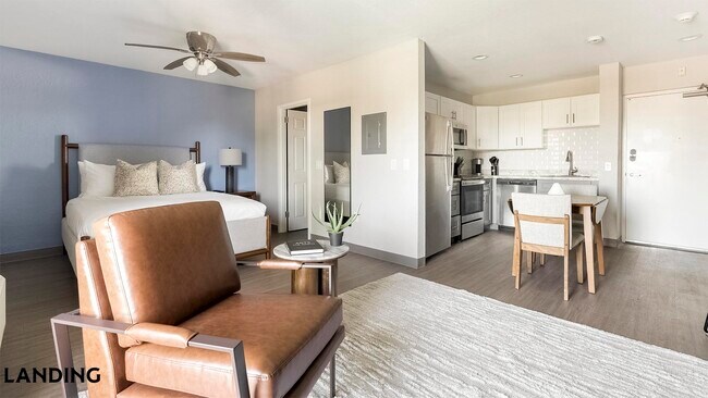 Building Photo - 2305 Aaron St