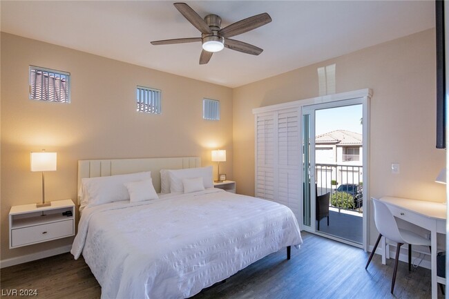 Foto del edificio - 251 S Green Valley Pkwy