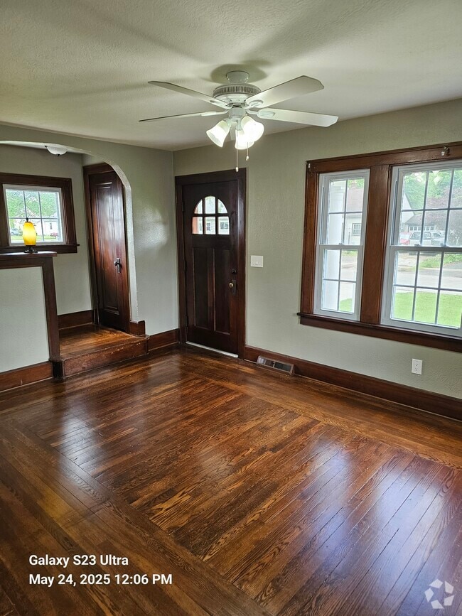 Building Photo - 41719 Edison Ct