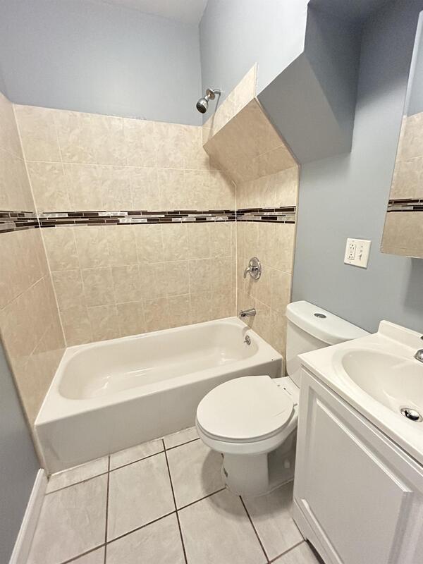 Building Photo - 8362 S Brandon Ave