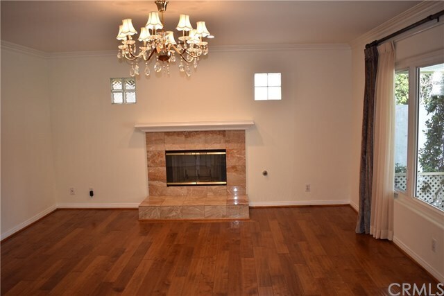 Building Photo - 917 E Camino Real Ave