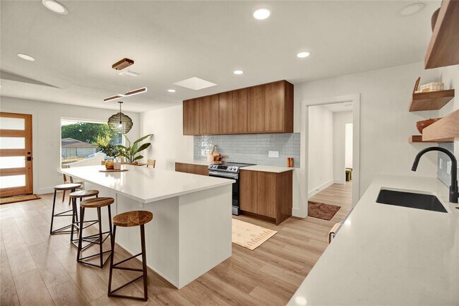Foto del edificio - 1606 Rutland Dr