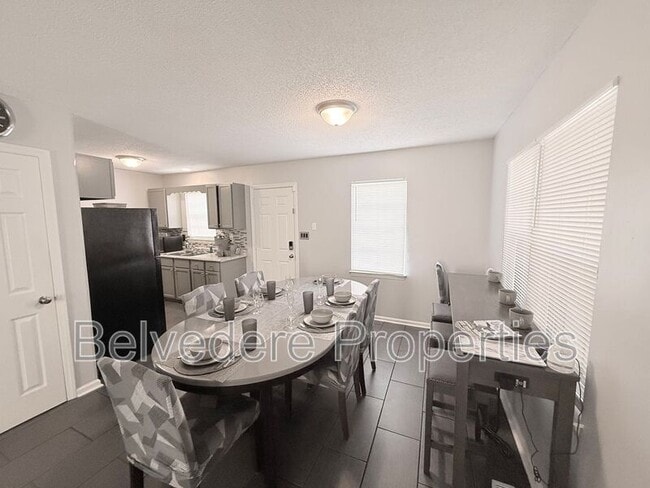 Building Photo - 415 N Dudley St