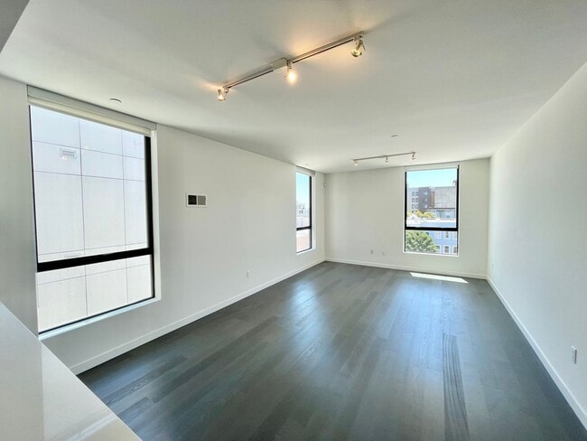 Building Photo - 2BR/2BA Inner Mission Boutique Condo w/Parking, Storage, Laundry – PROGRESSIVE