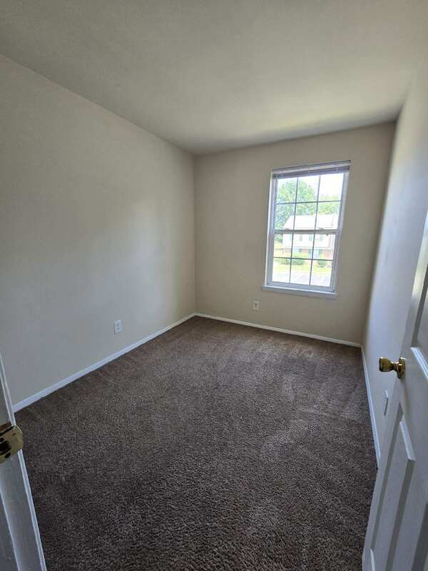 Foto del edificio - 405 Roxana Rd