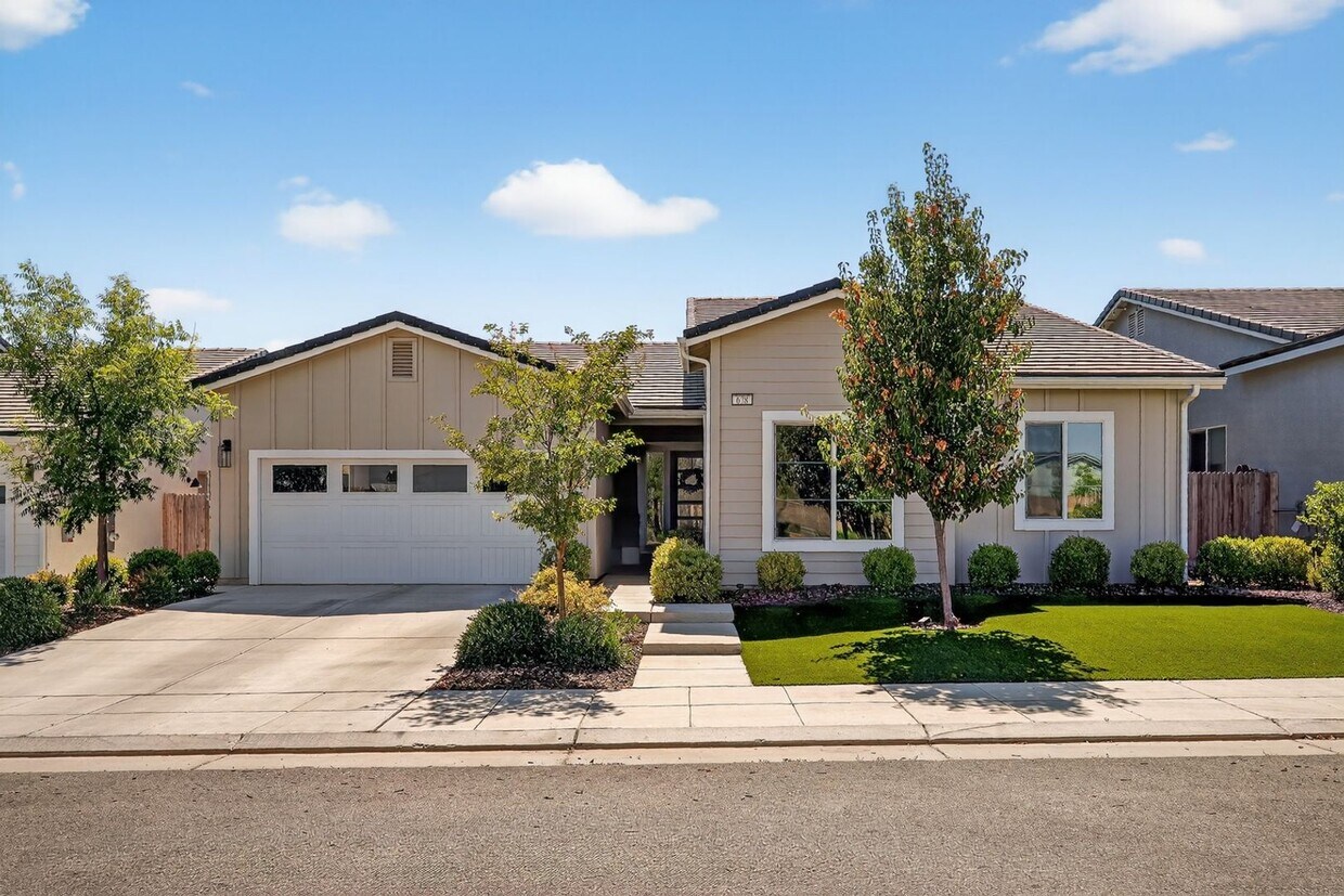 Primary Photo - Charming 4BR House in Madera