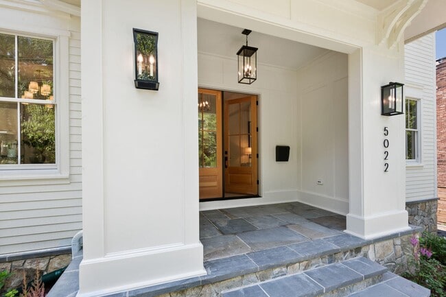 Building Photo - 5022 Cathedral Ave NW