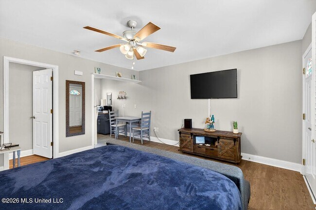 Foto del edificio - 1664 Beach Blvd