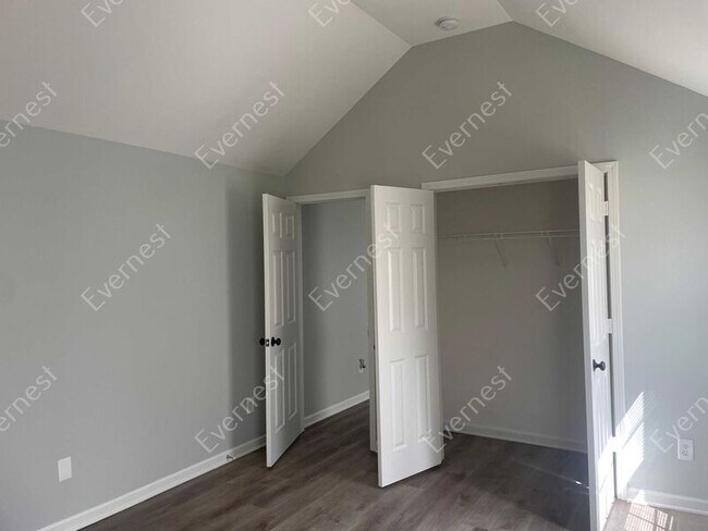 Building Photo - 6014 Brookfield Pointe Dr